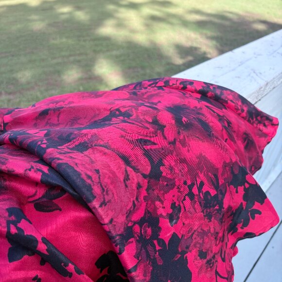 Formal Fit and Flare | Red and Black | Juniors - Picture 3 of 5